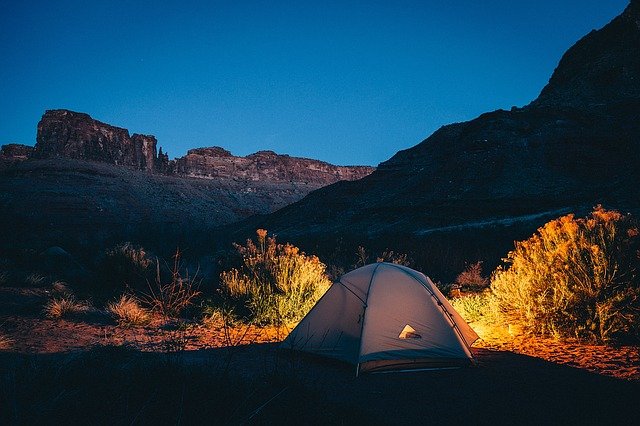 Comment organiser et réussir un camping sauvage ?